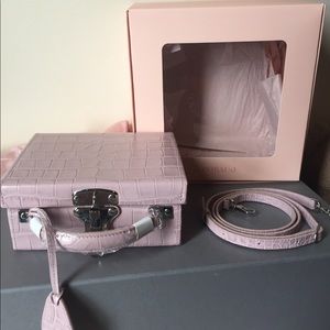 New Pop and Suki Box Bag leather with Luggage Tag